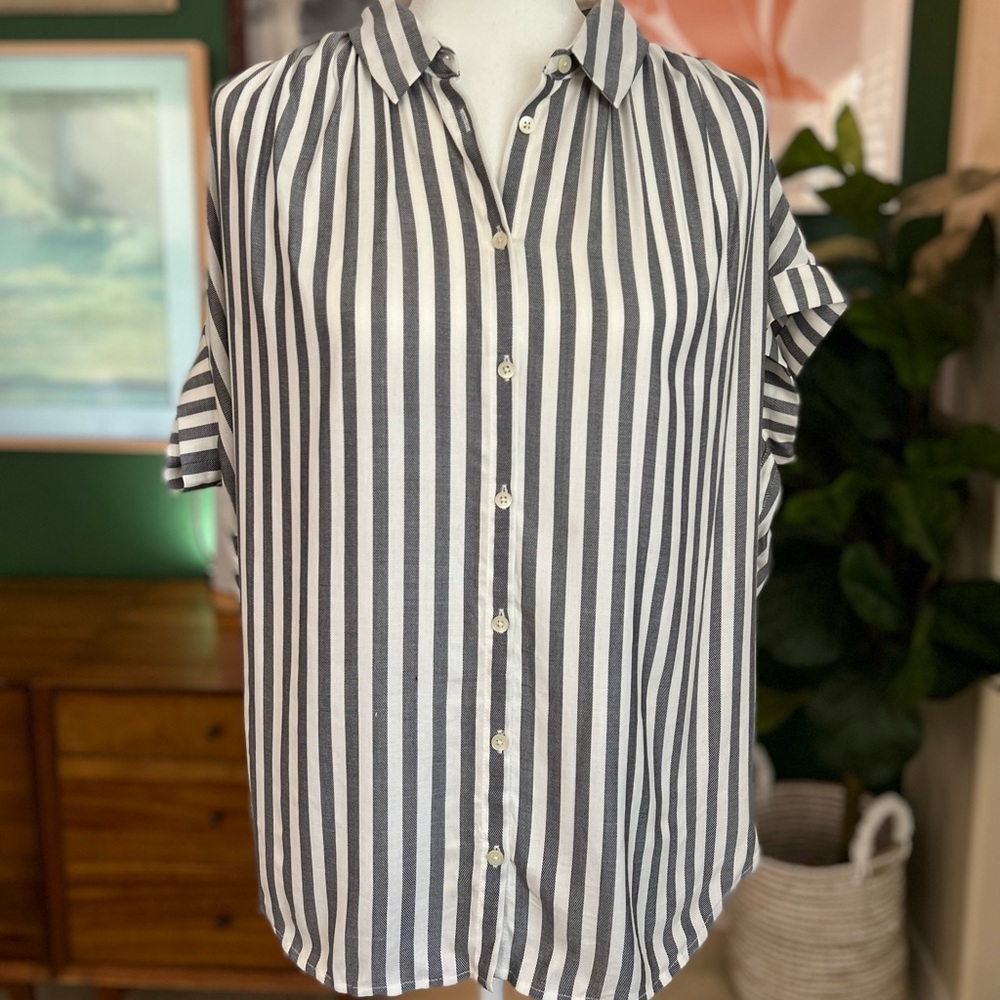 Madewell Black and White Vertical Stripe Button-Down Shirt